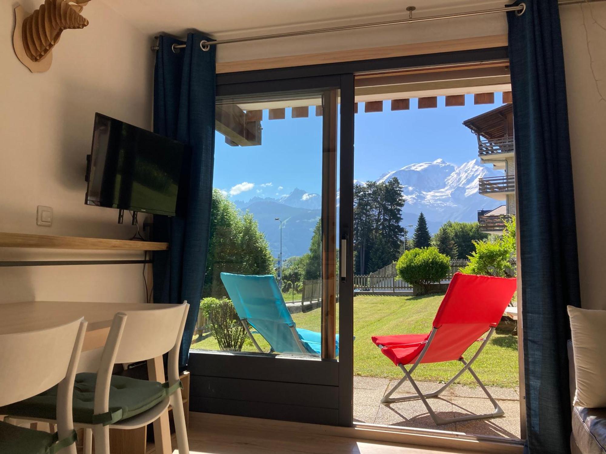 コンブルーLa Marmotte: Vue Mont Blanc, Terrasse, Parkingアパートメント エクステリア 写真