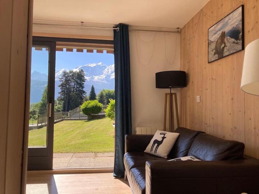 コンブルーLa Marmotte: Vue Mont Blanc, Terrasse, Parkingアパートメント エクステリア 写真