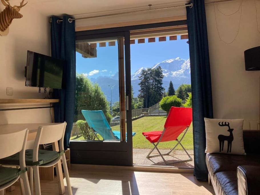 コンブルーLa Marmotte: Vue Mont Blanc, Terrasse, Parkingアパートメント エクステリア 写真