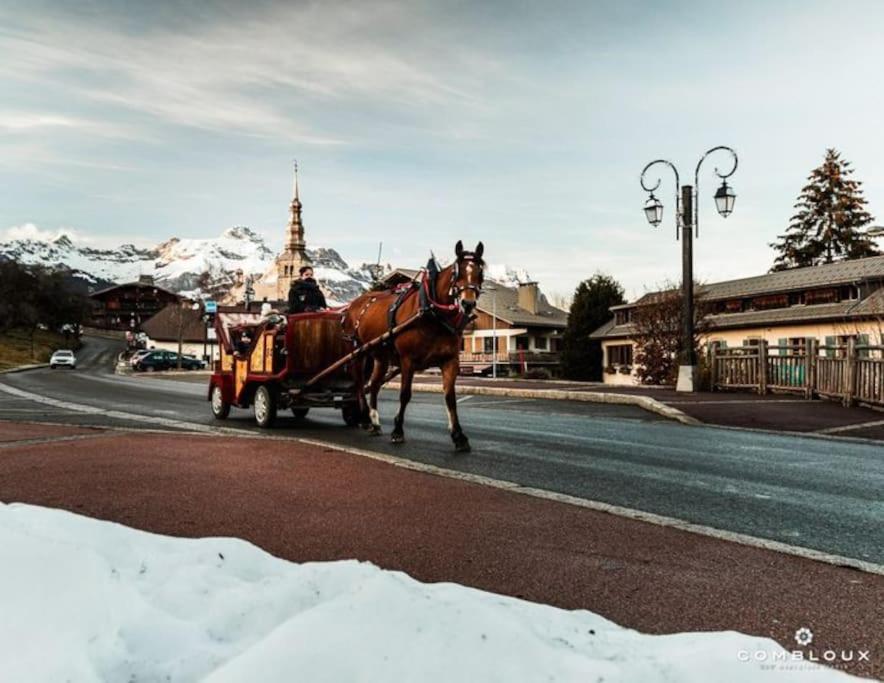 コンブルーLa Marmotte: Vue Mont Blanc, Terrasse, Parkingアパートメント エクステリア 写真