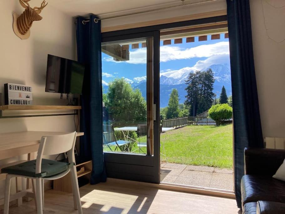 コンブルーLa Marmotte: Vue Mont Blanc, Terrasse, Parkingアパートメント エクステリア 写真