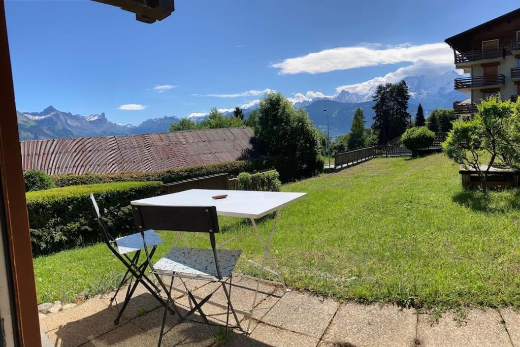 コンブルーLa Marmotte: Vue Mont Blanc, Terrasse, Parkingアパートメント エクステリア 写真