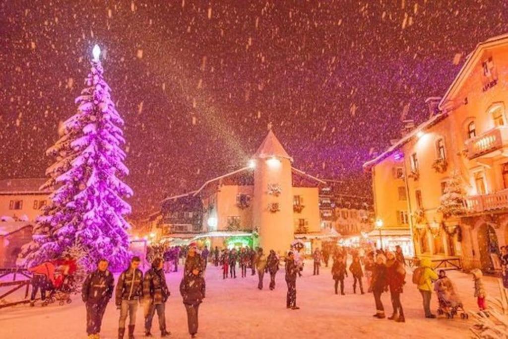 コンブルーLa Marmotte: Vue Mont Blanc, Terrasse, Parkingアパートメント エクステリア 写真